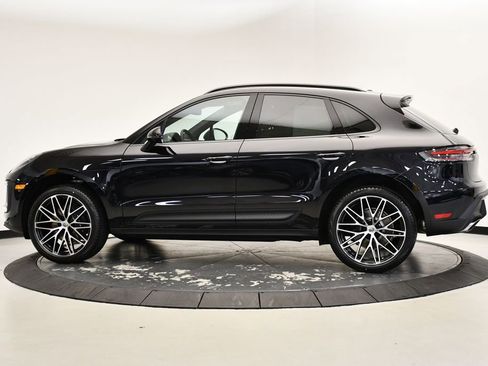 Certified 2025 Porsche Macan image 2