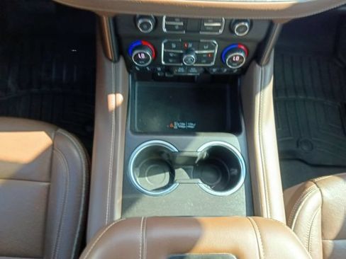 Used 2021 Chevrolet Suburban High Country AWD/4WD image 3