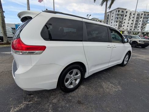 Used 2012 Toyota Sienna LE image 15