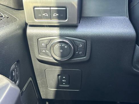 Used 2016 Ford F150 Platinum w/ Equipment Group 701A Luxury AWD/4WD image 26