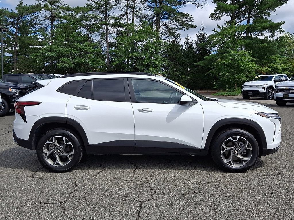 Certified 2024 Chevrolet Trax LT w/ Driver Confidence Package FWD image 7