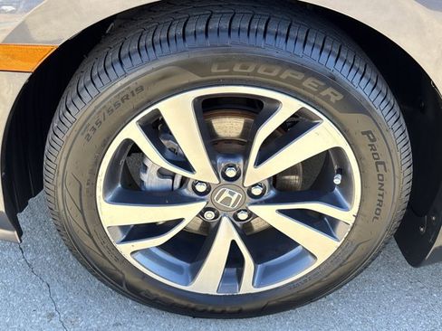 Used 2023 Honda Odyssey Touring image 15