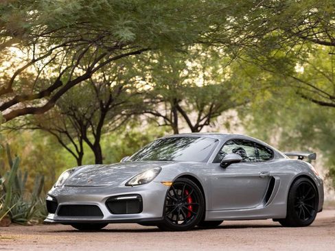 Used 2016 Porsche Cayman GT4 image 3