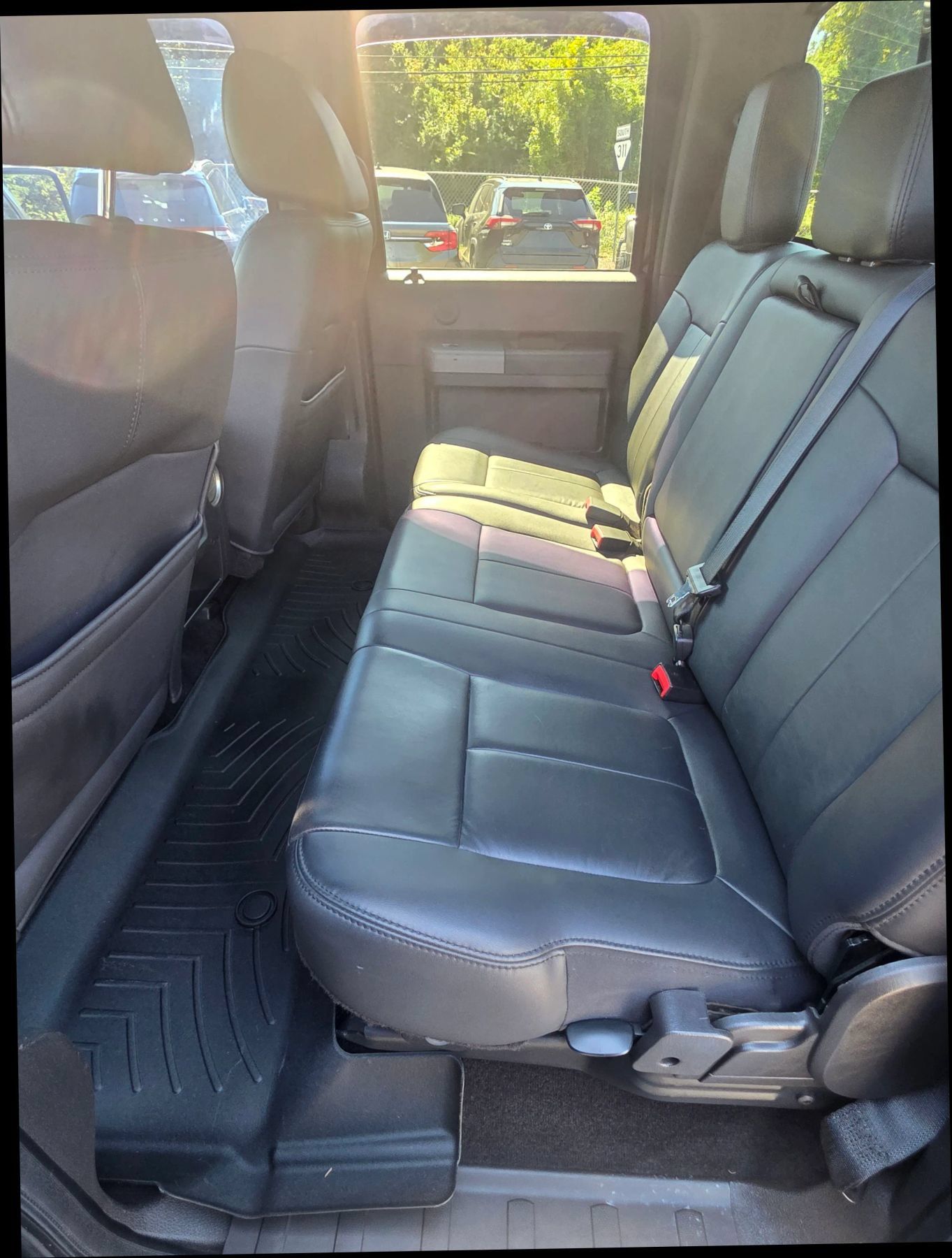 Used 2011 Ford F450 Lariat w/ Lariat Ultimate Pkg AWD/4WD image 12