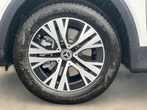 New 2026 Mercedes-Benz GLB 250 image 11