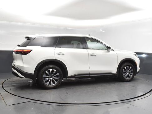 Certified 2023 INFINITI QX60 Pure image 8