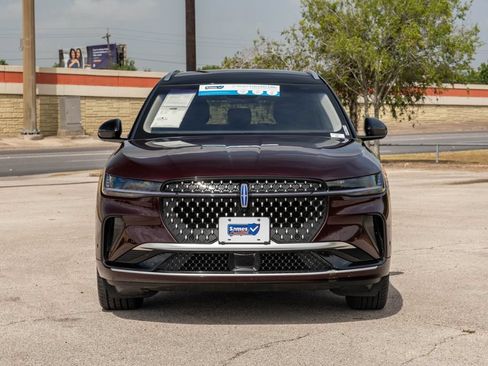 Used 2024 Lincoln Nautilus Reserve AWD/4WD image 3