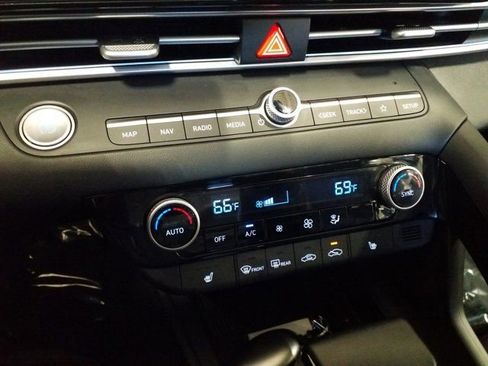 Certified 2025 Hyundai Elantra SEL w/ Cargo Package image 7