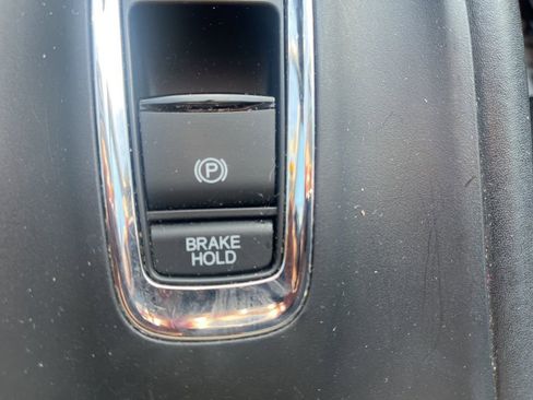 Used 2018 Honda HR-V EX image 18