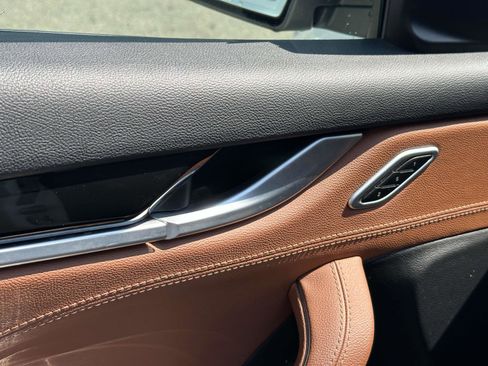 Used 2021 Maserati Levante image 13