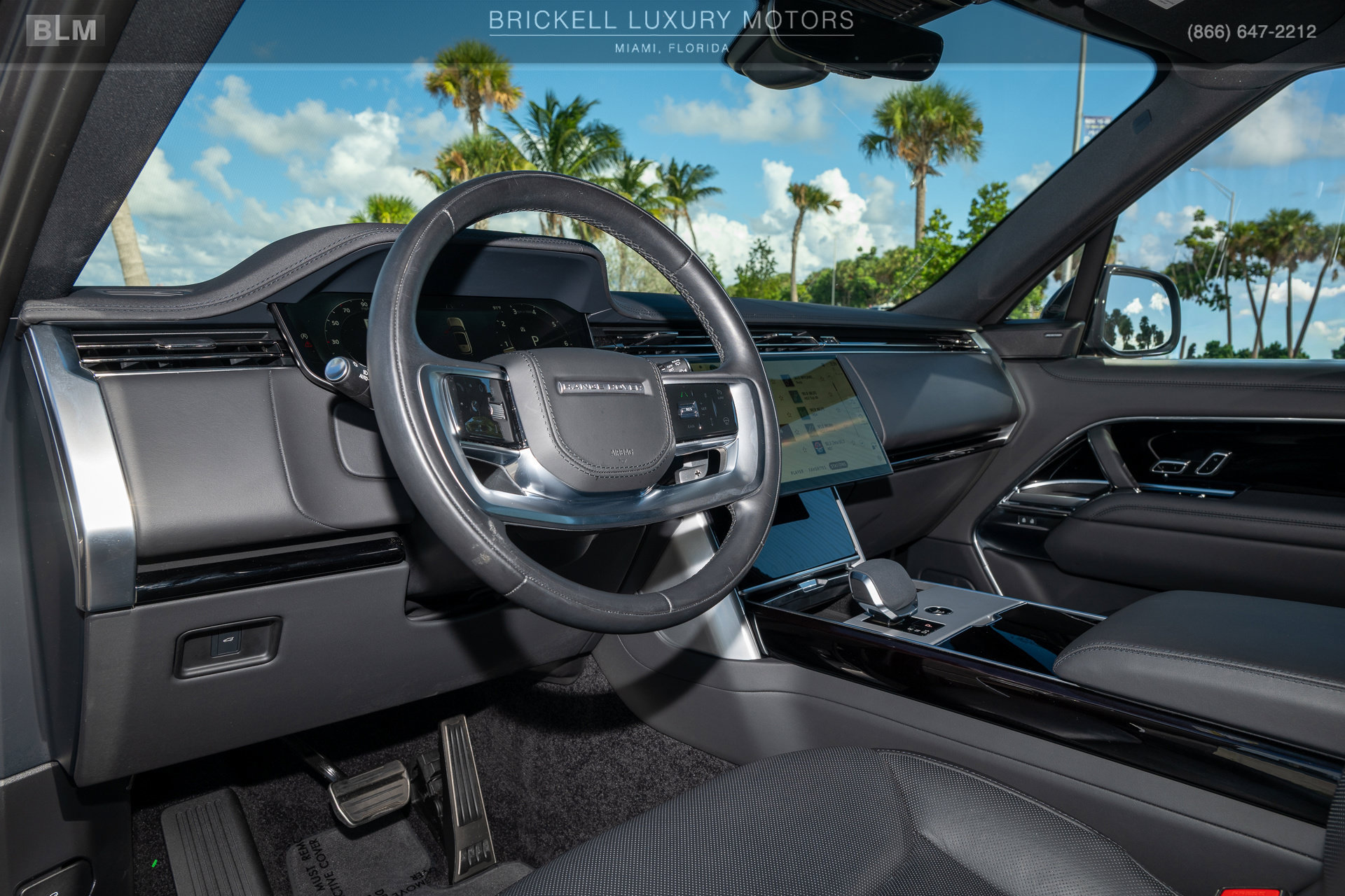 Used 2024 Land Rover Range Rover SE AWD/4WD image 6