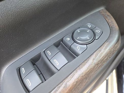 Used 2023 GMC Acadia Denali image 9