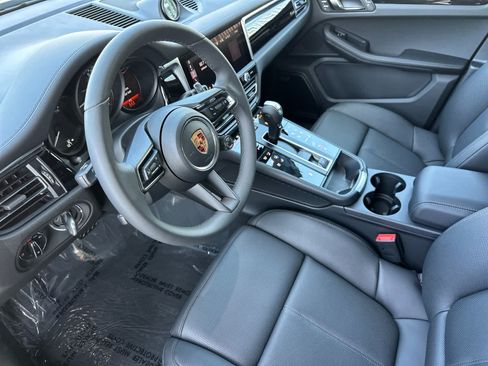 New 2026 Porsche Macan AWD/4WD image 4
