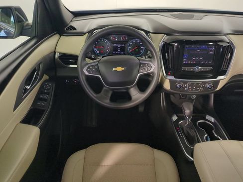 Used 2022 Chevrolet Traverse LS FWD image 19