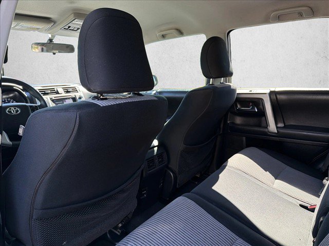 Used 2018 Toyota 4Runner SR5 AWD/4WD image 21