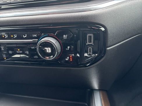 Used 2024 Chevrolet Silverado 1500 High Country w/ Technology Package image 44