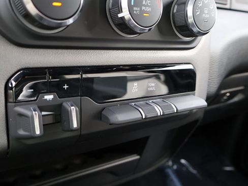 Used 2024 RAM 2500 Big Horn w/ Bed Utility Group image 35