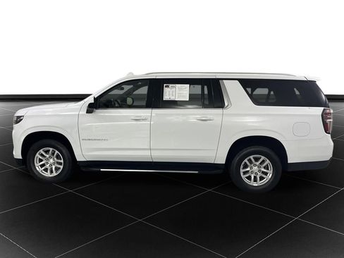 Used 2021 Chevrolet Suburban LT AWD/4WD image 2