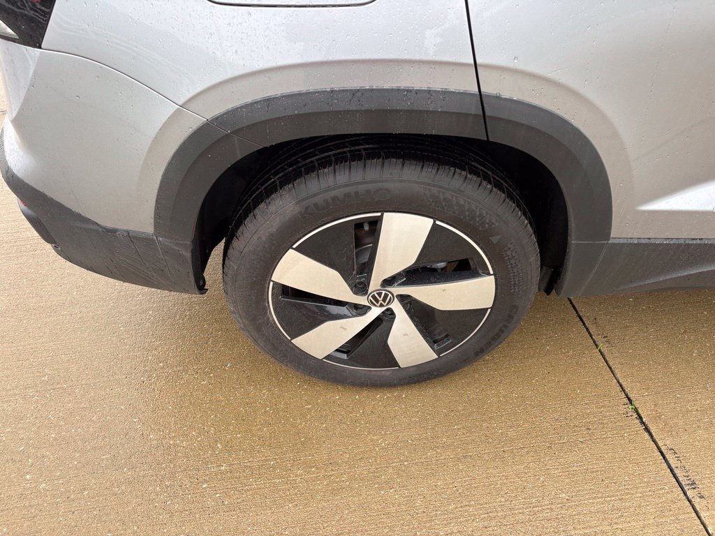 Used 2025 Volkswagen Taos S AWD/4WD image 25