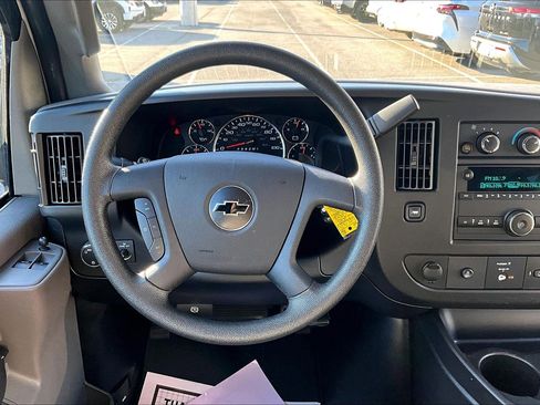 Used 2018 Chevrolet Express 2500 LT w/ LT Preferred Equipment Group image 5
