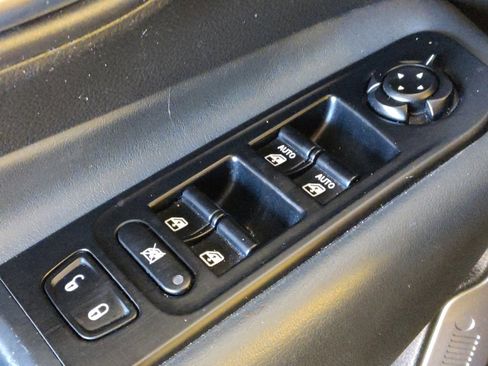 Used 2022 Jeep Renegade Latitude AWD/4WD image 27