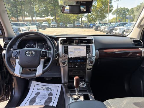 Used 2024 Toyota 4Runner Limited AWD/4WD image 12