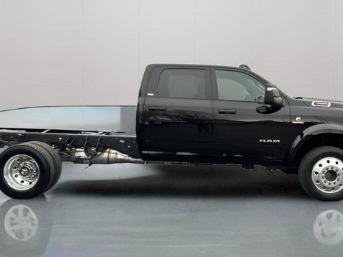 New 2024 RAM 4500 SLT w/ Quick Order Package 2YG SLT image 2