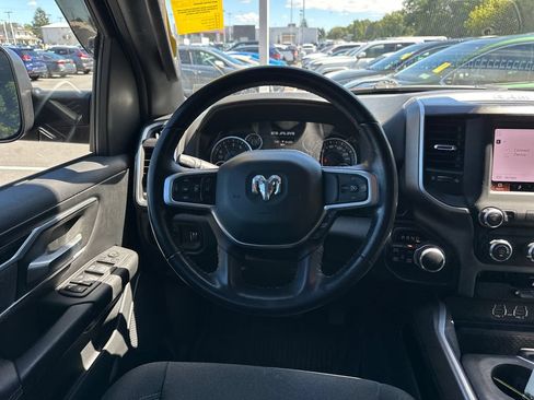 Used 2022 RAM 1500 Big Horn AWD/4WD image 14