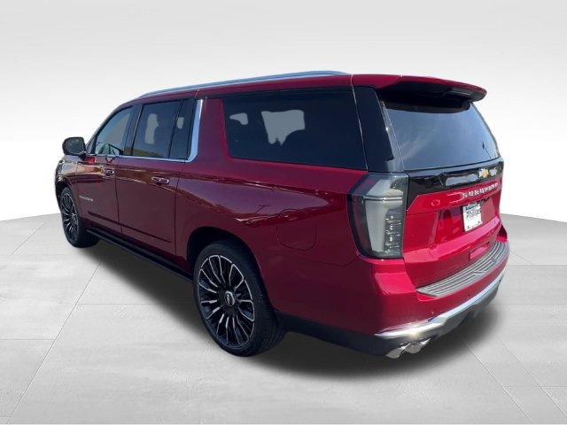 Certified 2025 Chevrolet Suburban High Country AWD/4WD image 4
