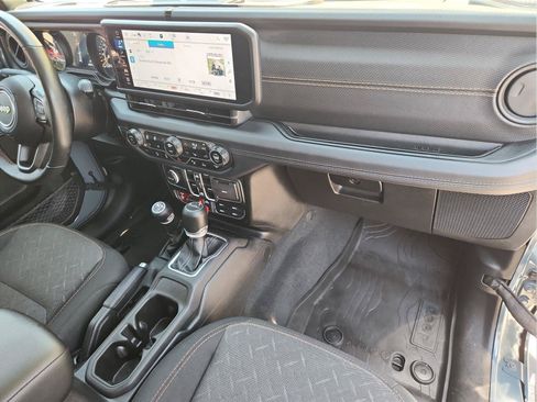 Used 2024 Jeep Gladiator Mojave w/ Safety Group AWD/4WD image 27