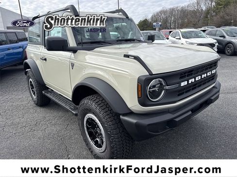 New 2025 Ford Bronco Base w/ Sasquatch Package image 1