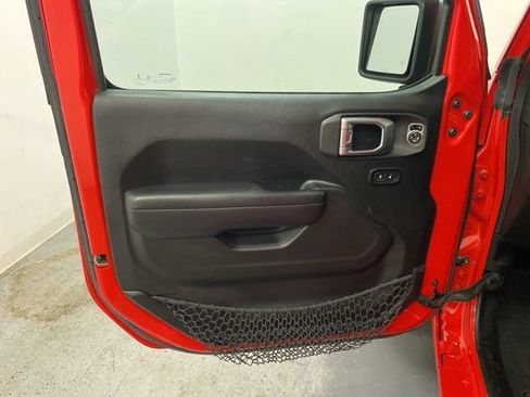 Used 2018 Jeep Wrangler Unlimited Sport S AWD/4WD image 22