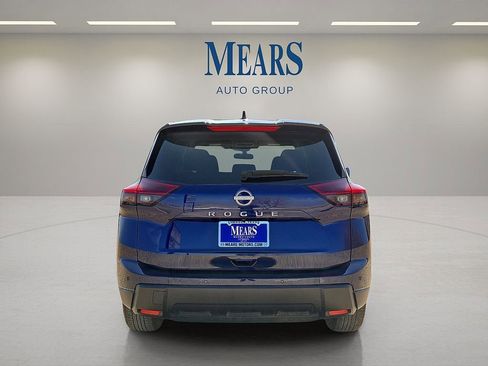 Used 2025 Nissan Rogue SV image 4