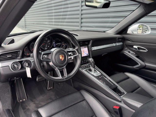 Used 2018 Porsche 911 Carrera RWD image 4