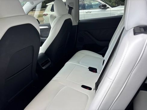 Used 2023 Tesla Model Y Long Range AWD/4WD image 3