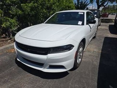 Used 2023 Dodge Charger SXT RWD image 3