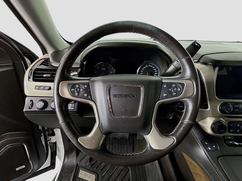 Used 2018 GMC Yukon Denali w/ Open Road Package AWD/4WD image 11