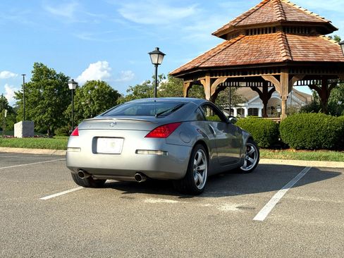 Used 2006 Nissan 350Z Track w/ (N93) Cargo Convenience Pkg image 5