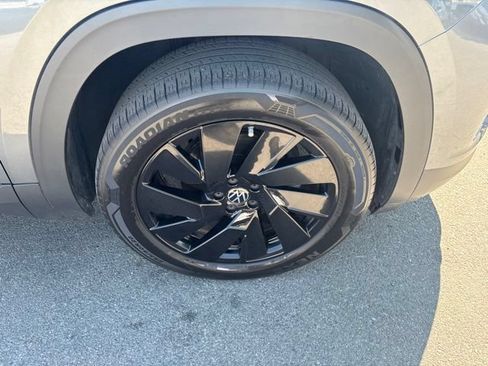 Used 2024 Volkswagen Atlas SE FWD image 41