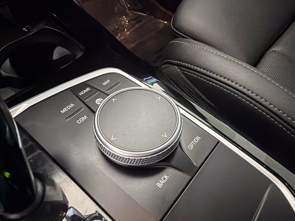 Used 2024 BMW X3 sDrive30i w/ M Sport Package RWD image 54