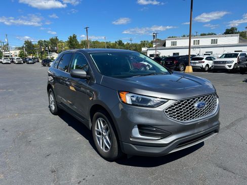 Used 2024 Ford Edge SEL AWD/4WD image 3