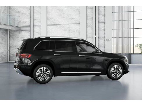 New 2026 Mercedes-Benz GLB 250 4MATIC image 17