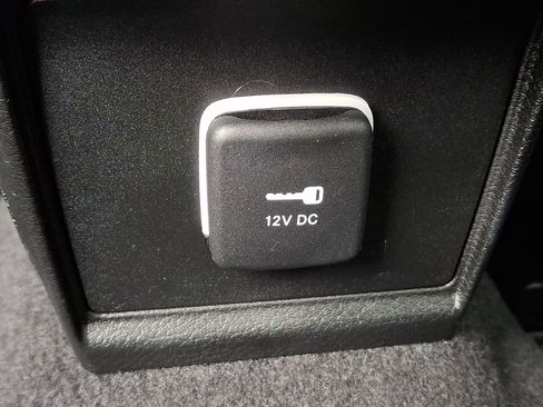 Used 2022 Jeep Compass Latitude image 11