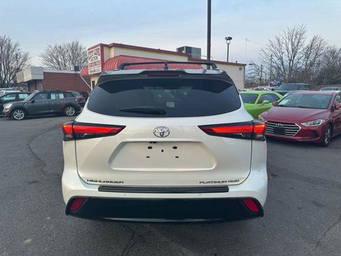 Used 2021 Toyota Highlander Platinum image 6