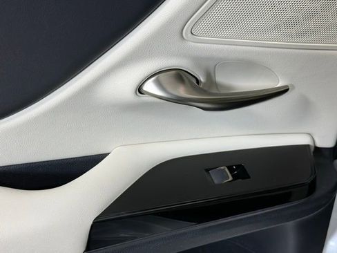 Used 2023 Lexus ES 350 w/ Premium Package image 27