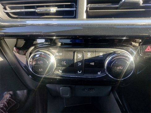 Used 2025 Chevrolet Trax RS w/ Driver Confidence Package image 26