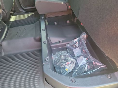 Used 2025 Toyota Tundra Limited image 32