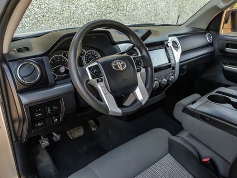 Used 2015 Toyota Tundra SR5 RWD image 3