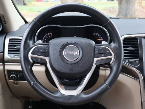 Used 2016 Jeep Grand Cherokee Limited AWD/4WD image 18