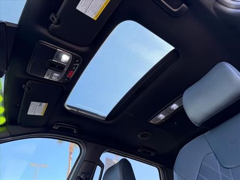 Used 2024 Kia Telluride AWD image 10